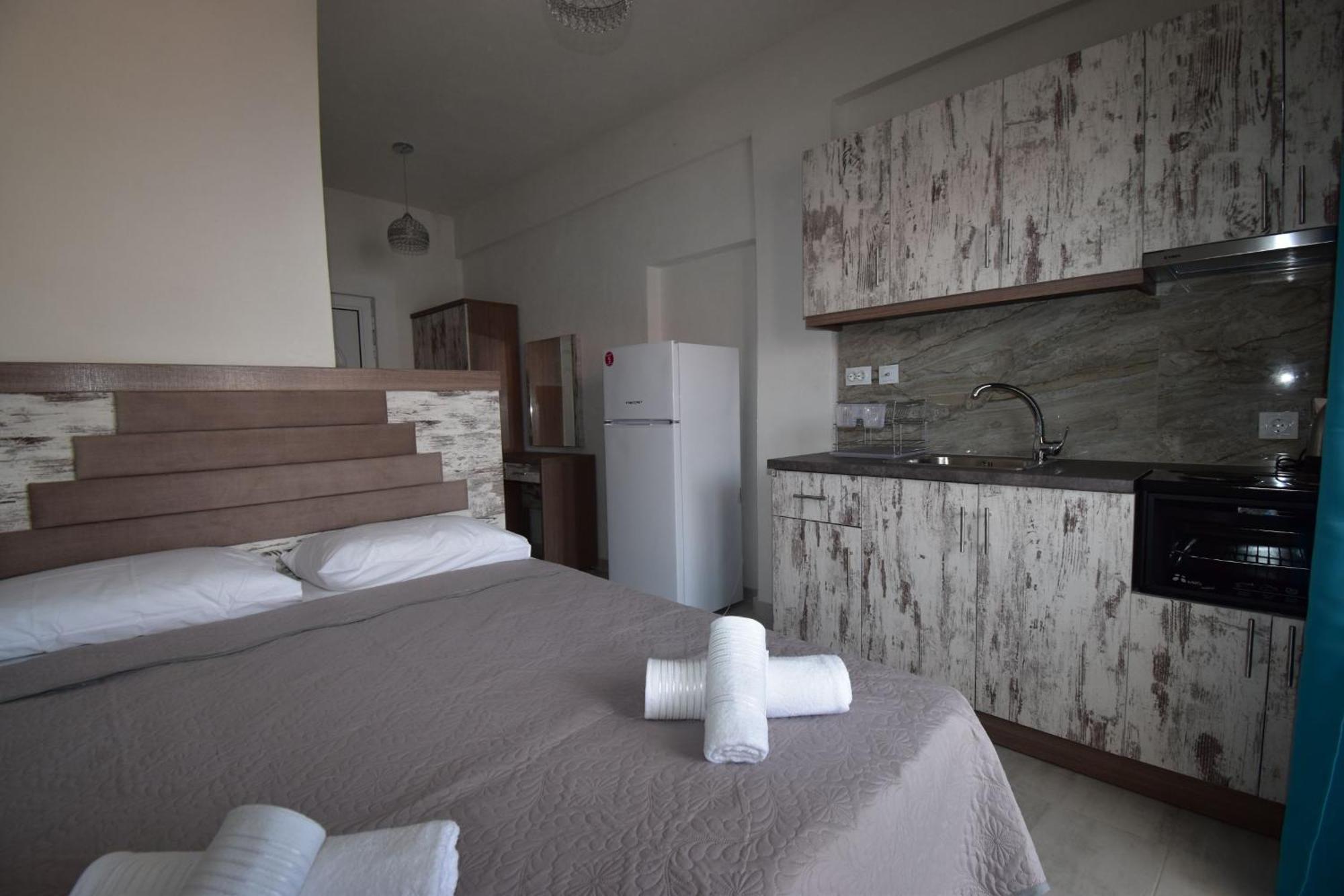 Apartments Miki Полихроно Экстерьер фото