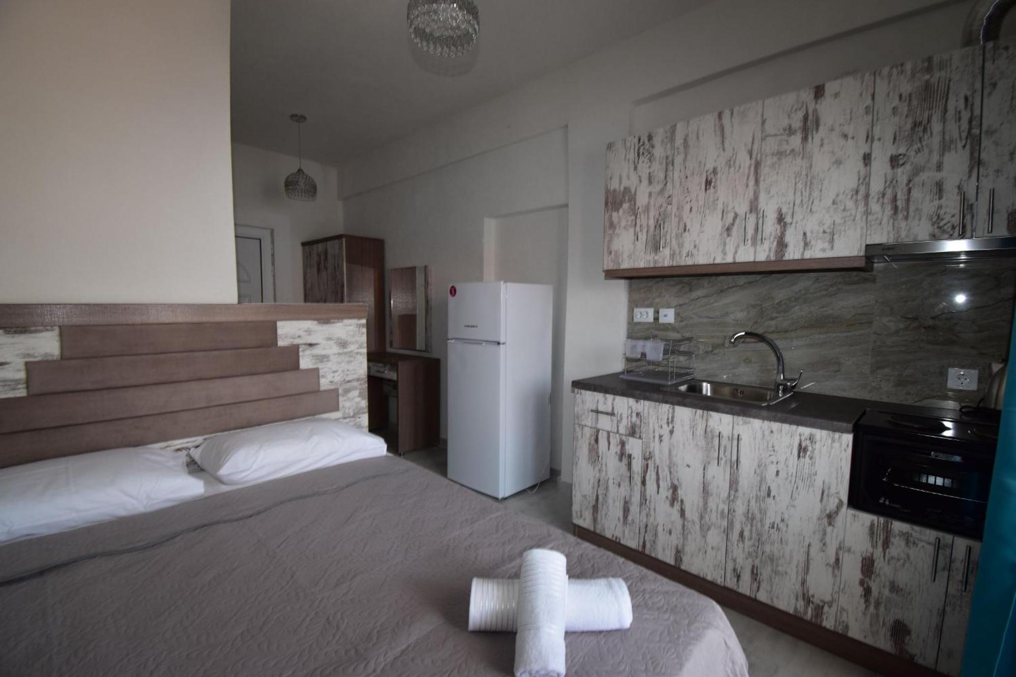 Apartments Miki Полихроно Экстерьер фото