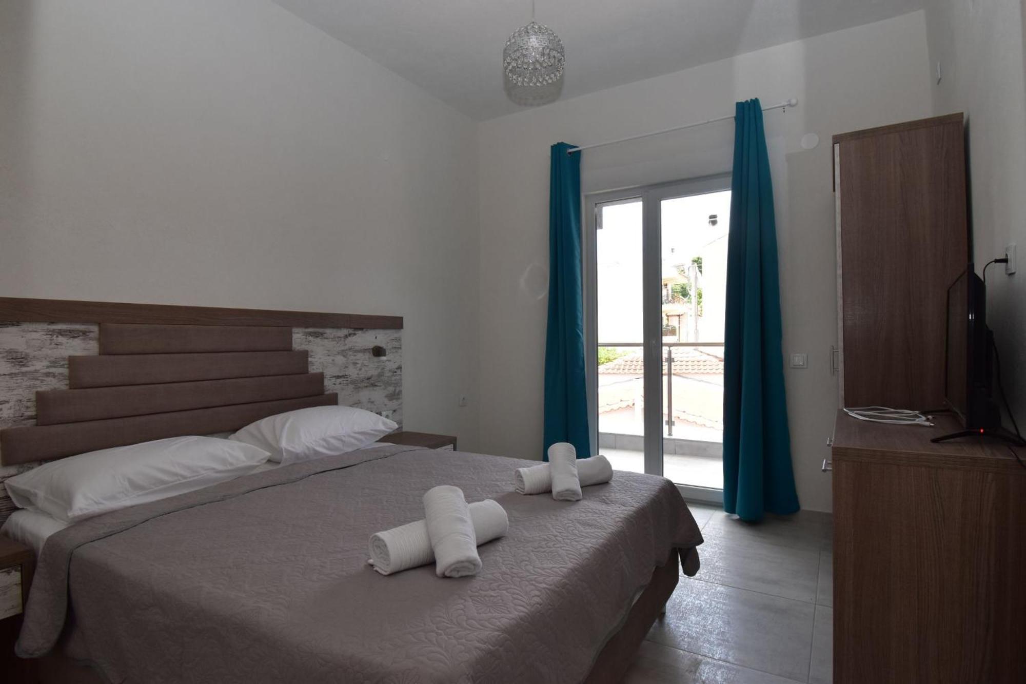 Apartments Miki Полихроно Экстерьер фото
